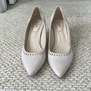Cream Life Stride Suede Pumps Size 11